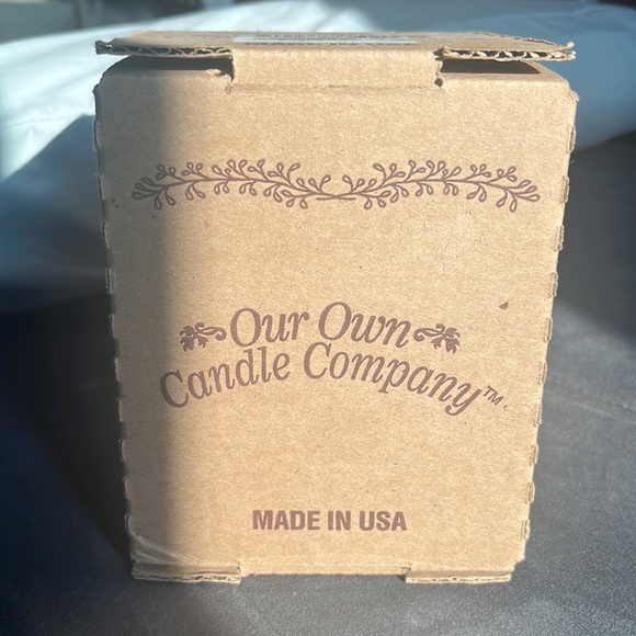 NWT Multi Colored Melon Scented Candle !! - Picture 4 of 6